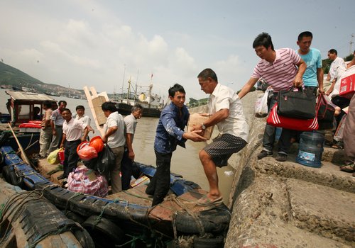 Fishing season restarts in East China Sea