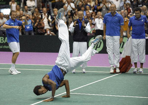 France reaches Davis Cup final