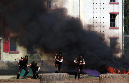 Beijing police stage anti-terror drill