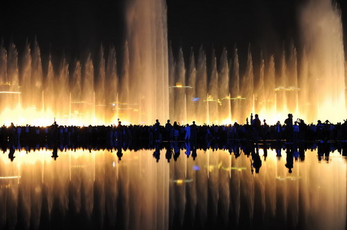 Expo music fountains fly on National Day