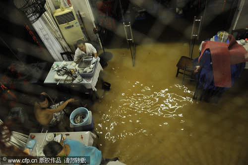 Heavy rains hit Hainan