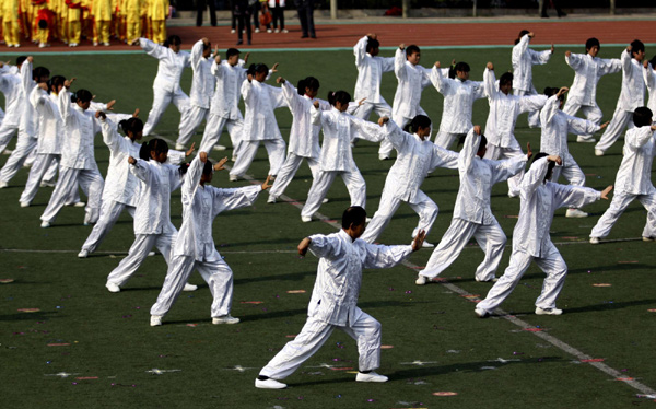 3,000 students join martial arts show in E China