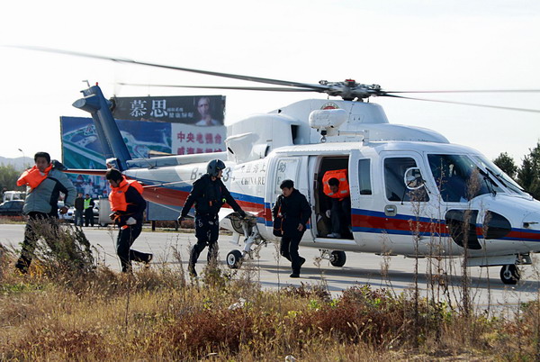 Stranded crew rescued in E China