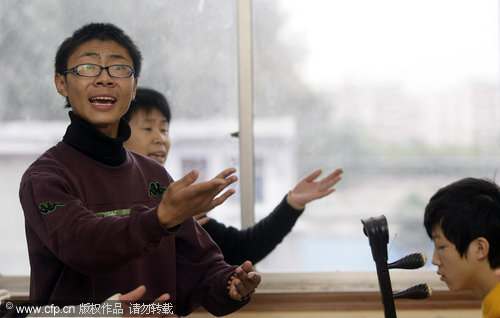 Hopefuls undergo Yuju Opera training