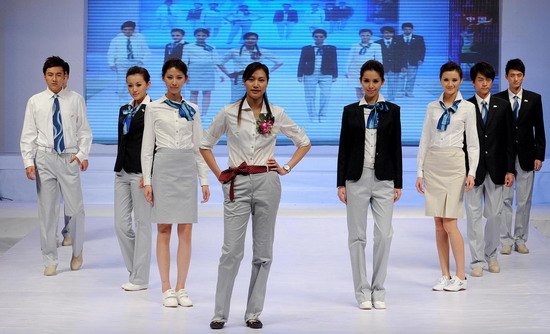 Asiad staff uniforms unveiled in Guangzhou