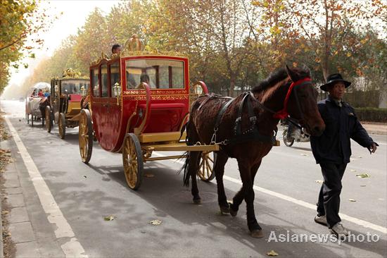 The wedding coach comes back to life