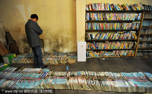 Bookstore for migrant workers thrives in Urumqi