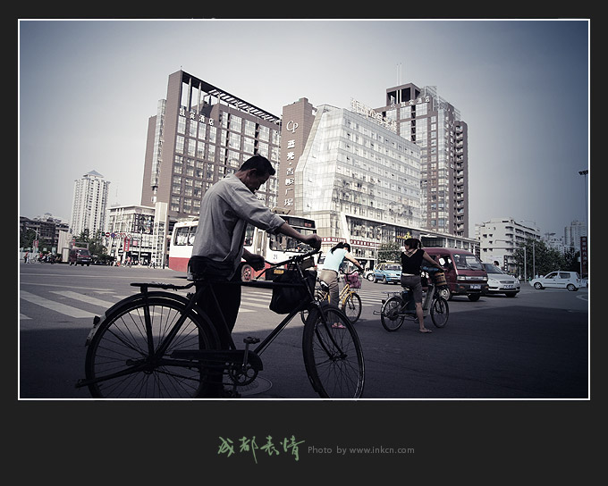 People in Chengdu, Southwest China's Sichuan province