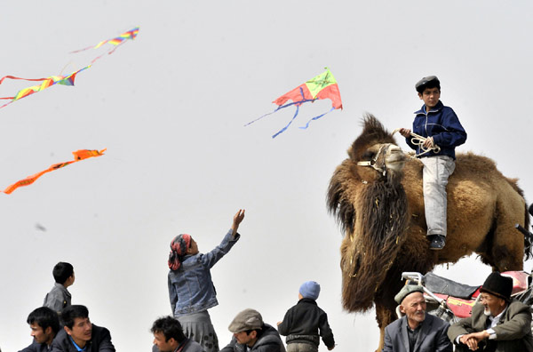 Ethnic groups in Xinjiang set for spring