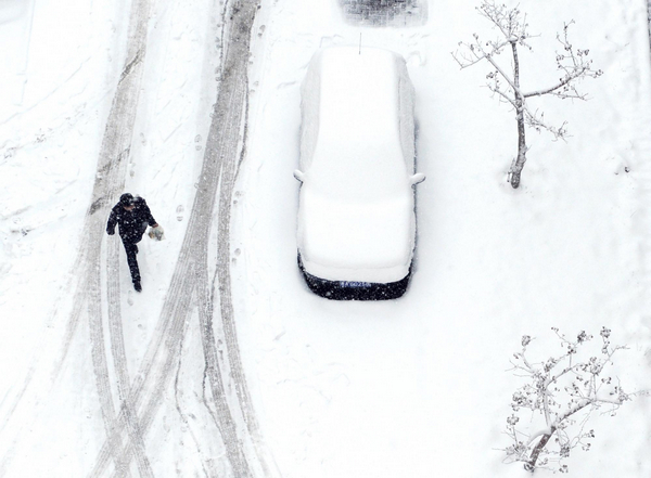 Heavy snow hits Urumqi