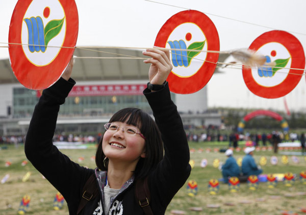 The kite runners in E. China