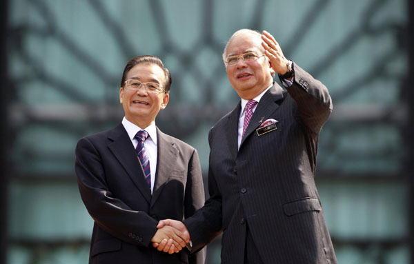 Premier Wen meets with Malaysian PM