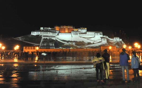 Snapshots of Lhasa's night