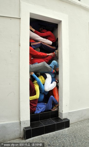 No copy: Bodies in urban spaces