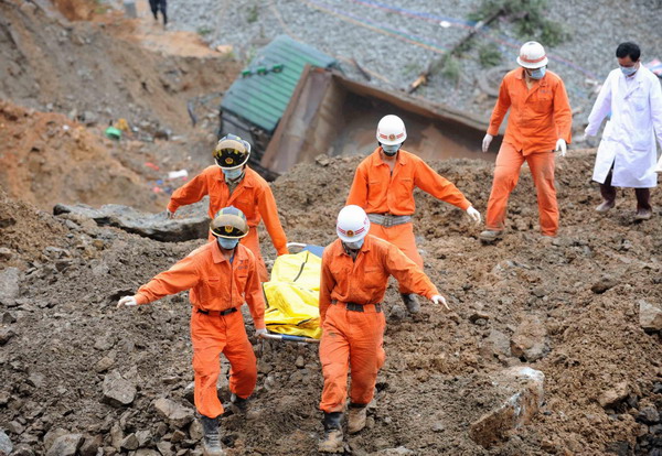 Death toll in S China landslide rises to 19