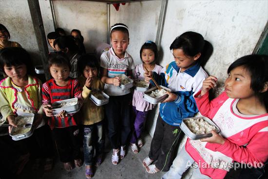 Poor children's malnutrition lunch