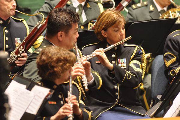 Chinese, US army bands join forces to play at UN