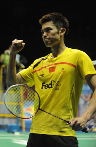 China's Lin crushes Denmark's Gade in Sudirman final