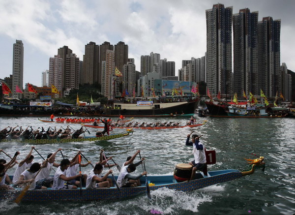 Chinese celebrate Dragon Boat Festival 