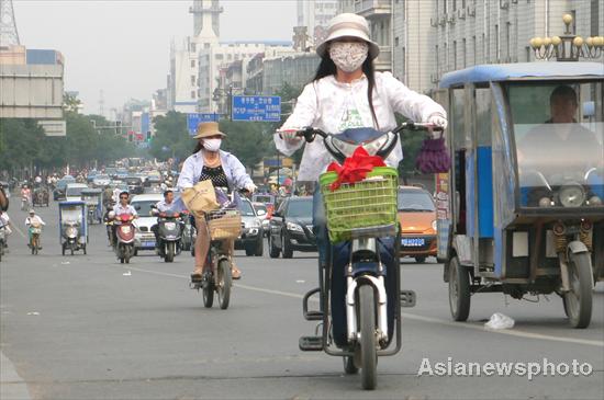 Central China city hit by heat