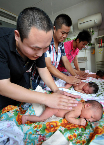 New fathers learn the ropes of the nursery