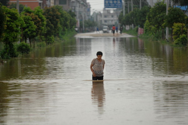 Residents evacuate amid worst floods in 56 yrs