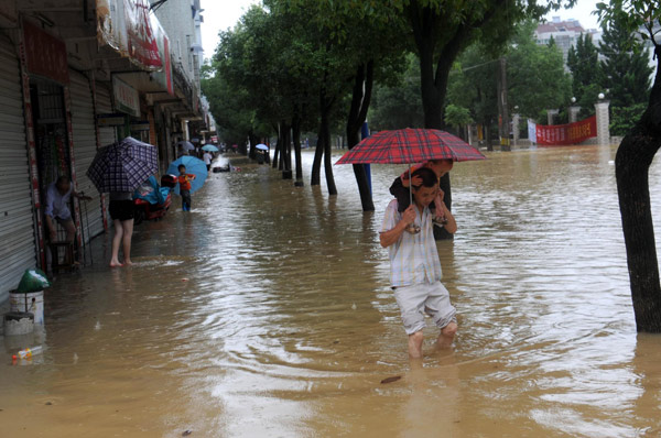 Slack drainage turns cities into lakes