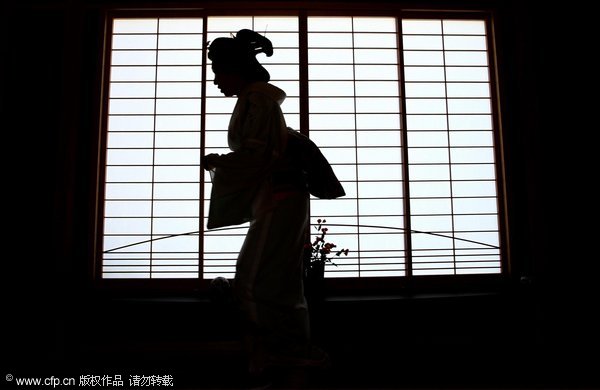 Geisha shows promote tourism in central Japan