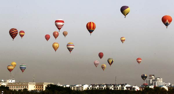 Gliding festival in northwest province