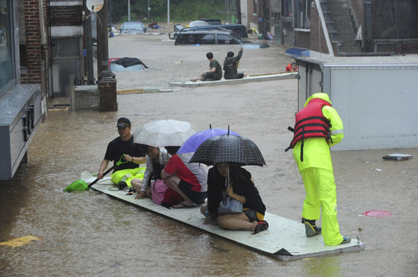 Rain sets off mudslide in South Korea