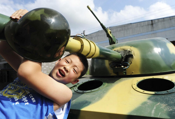 Tank mock-up displays in E China factory