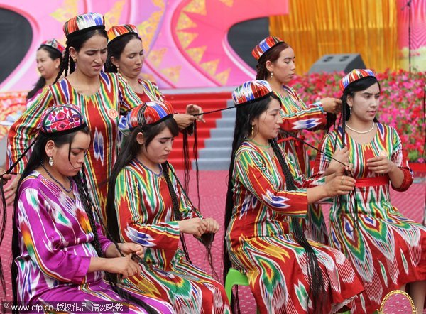 Hair-braiding competition in Xinjiang