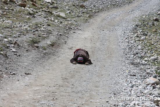 Pilgrimage to Tibet's sacred mountain