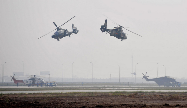 Aerobatic flights at helicopter expo