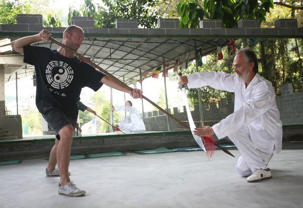 Taichi attracts foreigners in S China