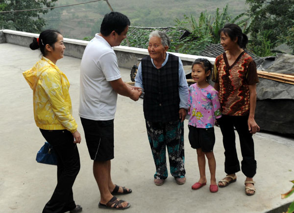 Motorbike volunteers bring help to kids in need