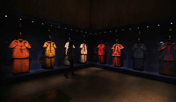 Chinese Forbidden City exhibits open at Louvre