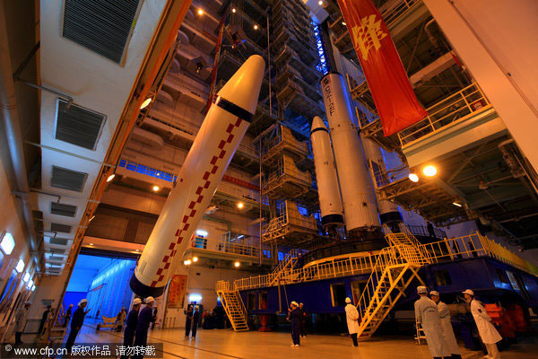 Shenzhou VIII spacecraft assembled for launch