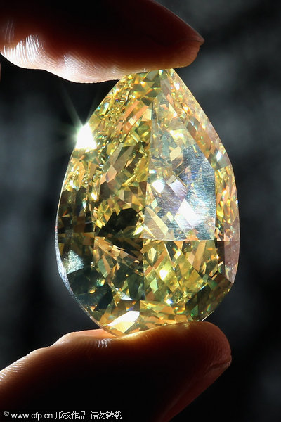 Large yellow diamond auctioned at record price