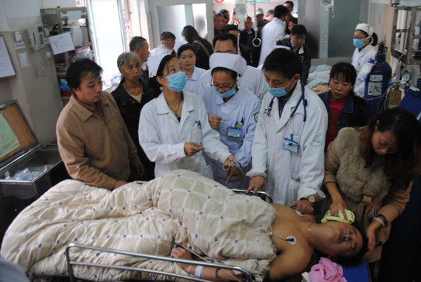 Gas poisoning in E China sends 4 to hospital