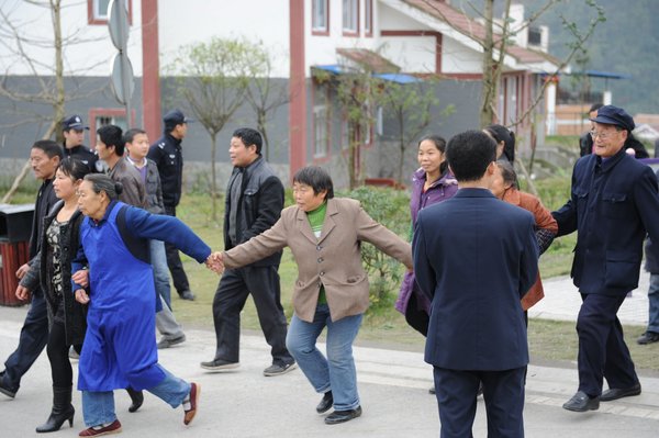 13,000 take part in quake drill