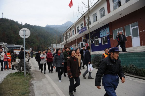 13,000 take part in quake drill