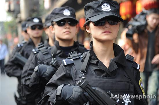 Special policewomen keeping Chengdu safe