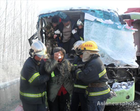 Sudden snow unleashes deadly chaos on freeway