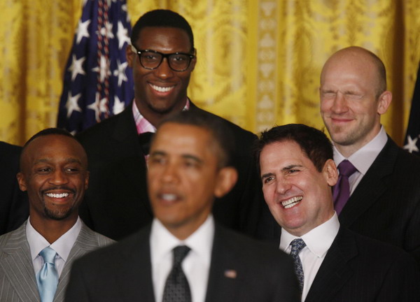 Obama hosts Mavs at White House