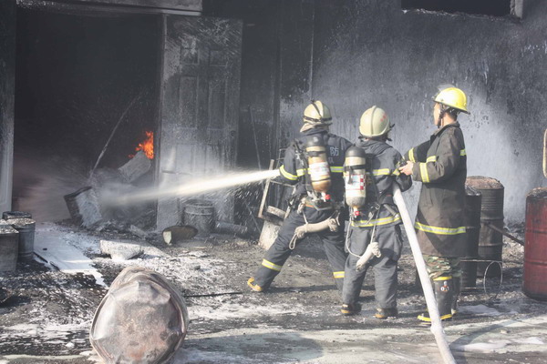 Fire triggers blast at ink plant in E China