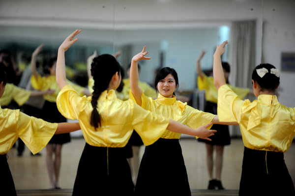 Students learn to behave as ladies in C China