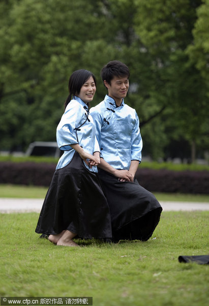 Strike a pose at graduation time