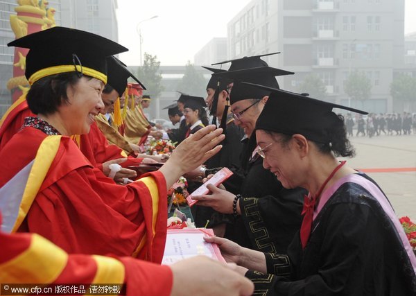 Woman, 64, receives bachelor's degree