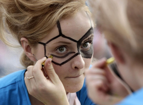 Euro 2012 fan zone opens in Ukraine